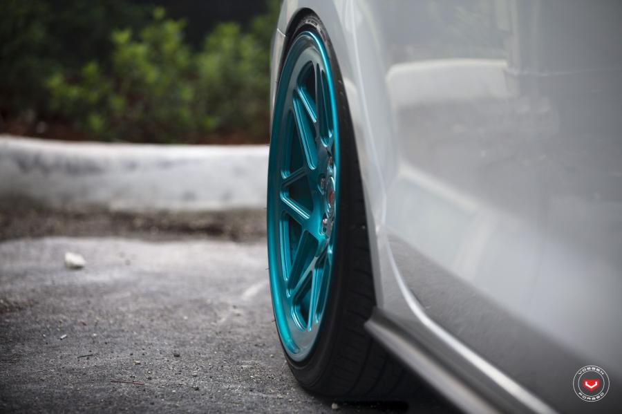 Детали экстерьера Volkswagen Jetta GLI on Vossen Wheels (LC-109T) 2018 года  (фото 19 из 23)